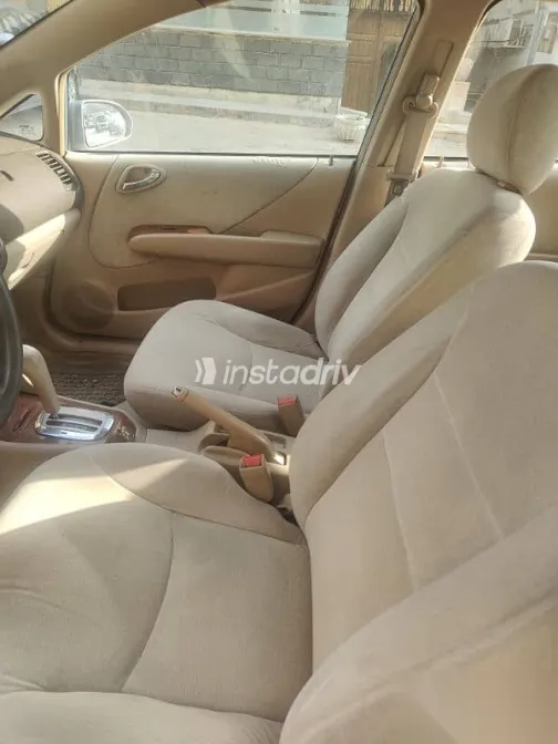 هوندا سيتى 2006 أزرق غامق مستعملة للبيع - 6