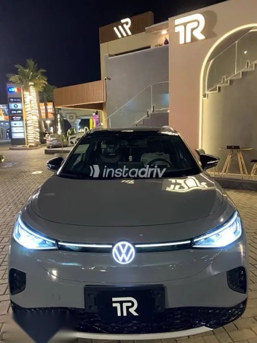 فولكس فاغن اي دي 4 2024 رمادي جديدة للبيع - 1