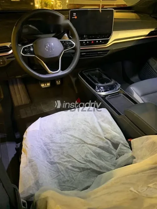 فولكس فاغن اي دي 4 2024 رمادي جديدة للبيع - 4