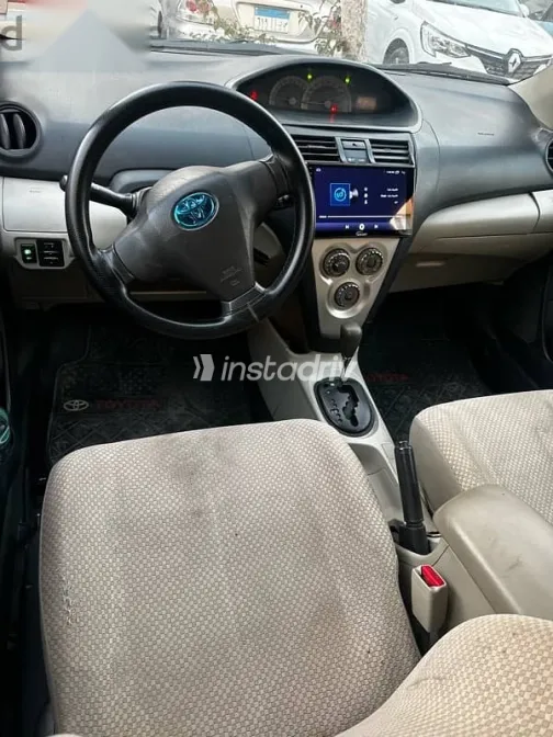 تويوتا ياريس 2008 أحمر مستعملة للبيع - 8