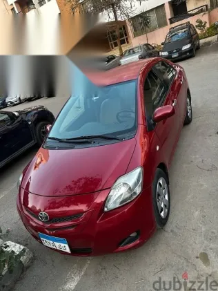 تويوتا ياريس 2008 أحمر مستعملة للبيع