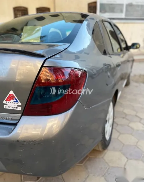 رينو سيمبول 2010 فضي مستعملة للبيع - 3