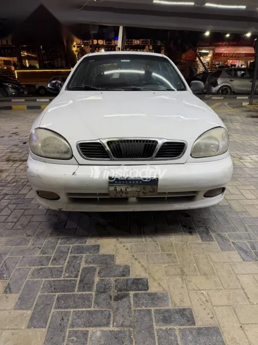 دايو لانوس 2000 أبيض مستعملة للبيع - 1