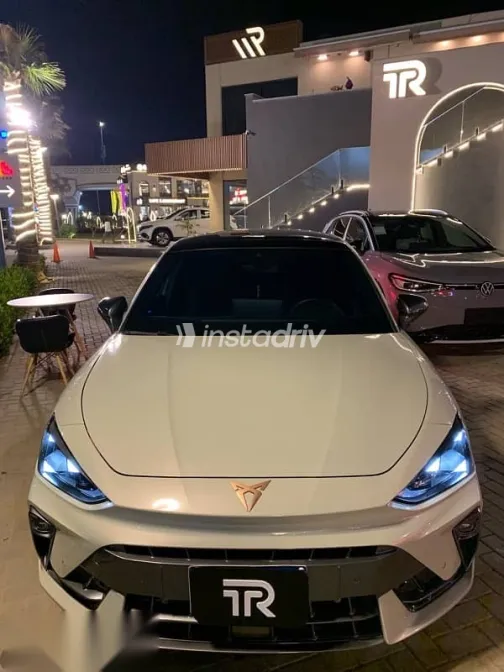 Cupra Leon 2025 Beige Used for Sale - 1
