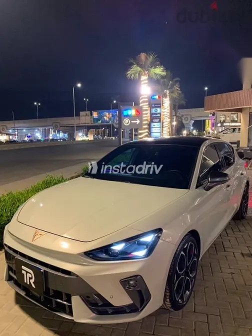 Cupra Leon 2025 Beige Used for Sale - 3