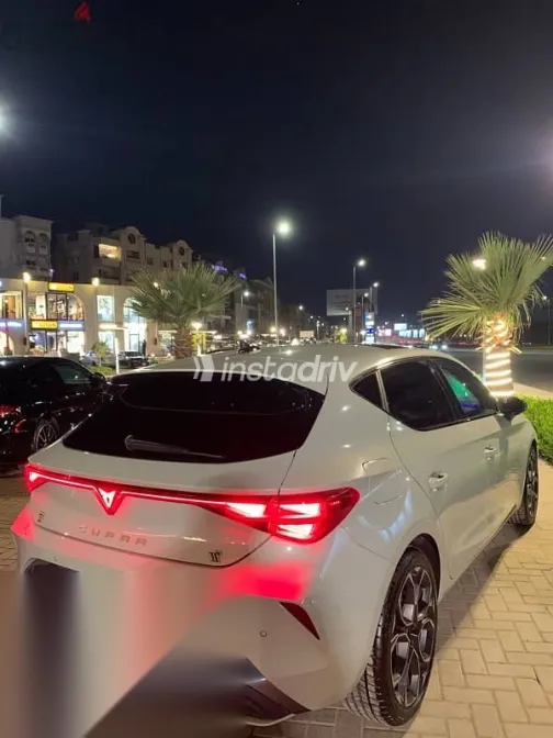 Cupra Leon 2025 Beige Used for Sale - 4