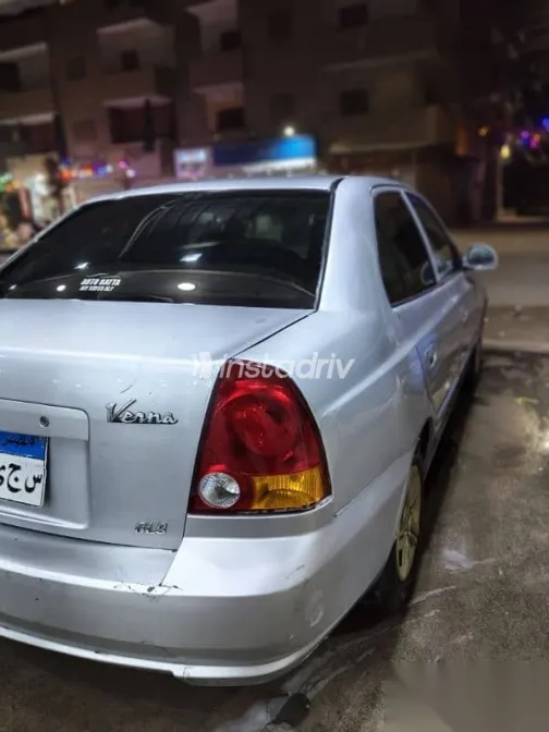 Hyundai Verna 2017 Silver Used for Sale - 2