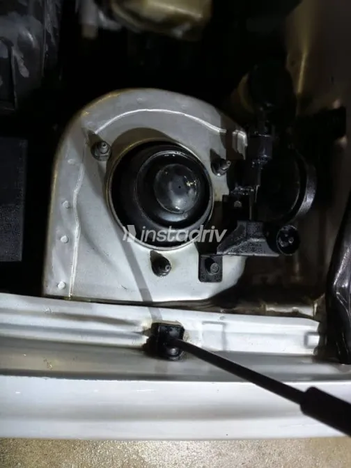 Hyundai Verna 2017 Silver Used for Sale - 3