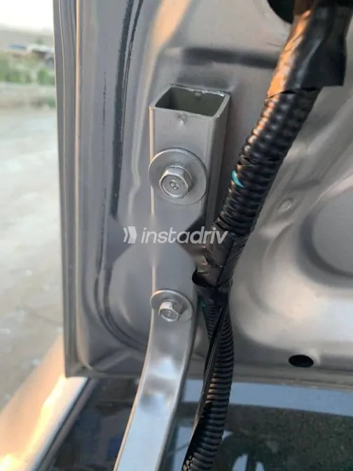 Hyundai Verna 2017 Silver Used for Sale - 8