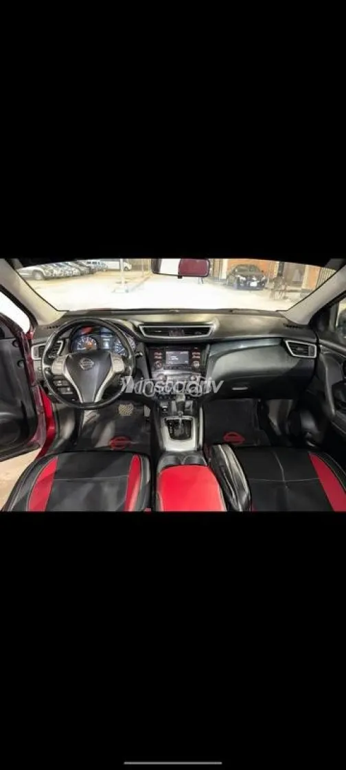 Nissan Qashqai 2017 White Used for Sale - 2