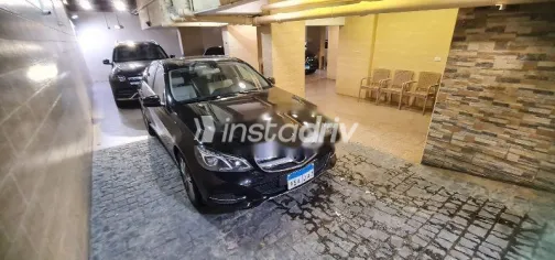 مرسيدس E 200 2015 أسود مستعملة للبيع - 1