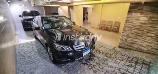 مرسيدس E 200 2015 أسود مستعملة للبيع - 2