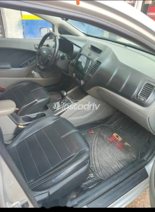 Kia Cerato 2016 Silver Used for Sale - 2