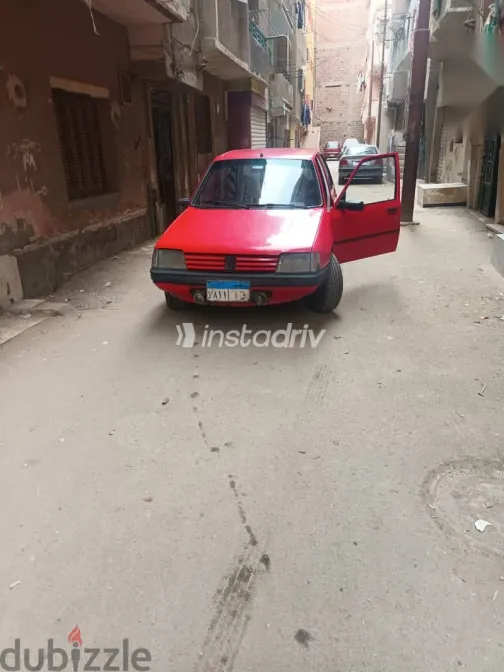 بيجو 205 1984 أحمر مستعملة للبيع - 1