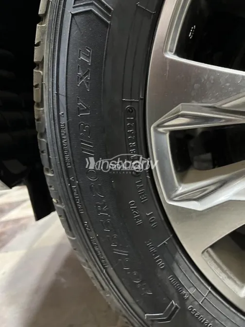 تويوتا لاند كروزر 2022 أبيض مستعملة للبيع - 5