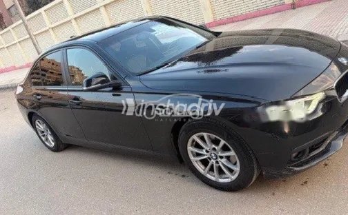 بي ام دبليو 318 2018 أسود مستعملة للبيع - 1