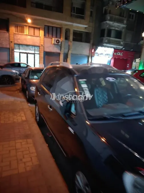 Kia Carens 2011 Black Used for Sale - 4