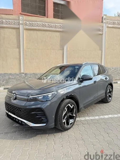 Volkswagen Tiguan 2025 Gray Used for Sale - 5