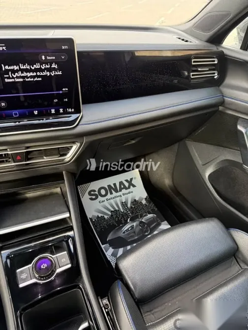 Volkswagen Tiguan 2025 Gray Used for Sale - 8