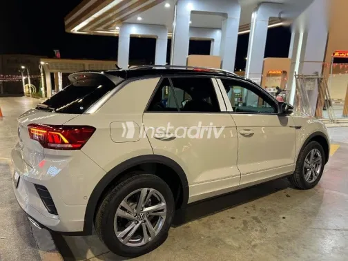 فولكس فاغن تي روك 2026 أبيض جديدة للبيع - 6