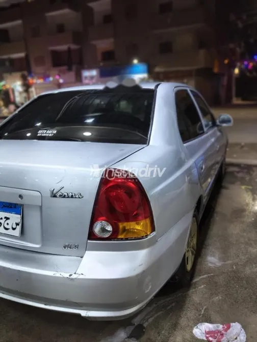 هيونداي فيرنا 2017 أبيض مستعملة للبيع - 3