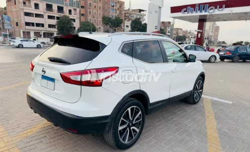 نيسان قشقاي 2017 أبيض مستعملة للبيع - 4