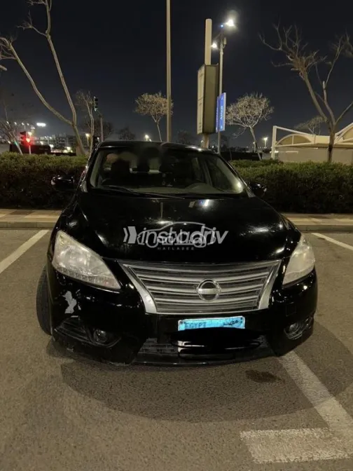 نيسان سنترا 2018 أبيض مستعملة للبيع - 2