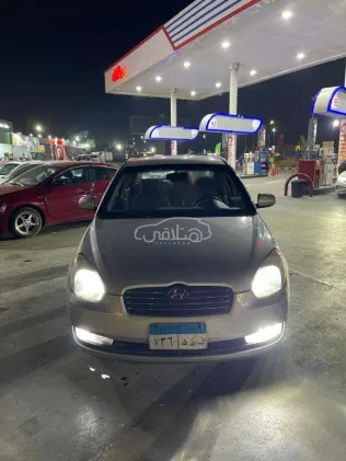 هيونداي اكسنت RB 2011 فضي مستعملة للبيع