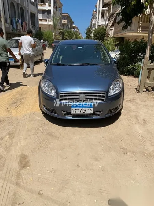 فيات لينيا 2009 أزرق غامق مستعملة للبيع - 2