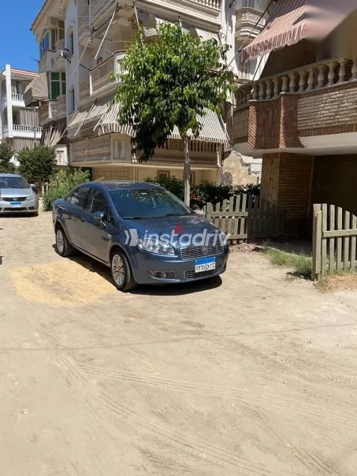 فيات لينيا 2009 أزرق غامق مستعملة للبيع - 3