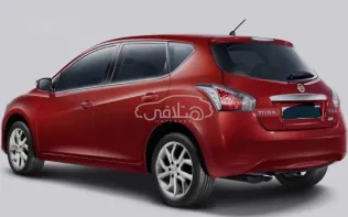 Nissan Tiida 2015 Red Used for Sale