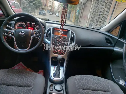 اوبل أسترا 2021 أبيض مستعملة للبيع - 3