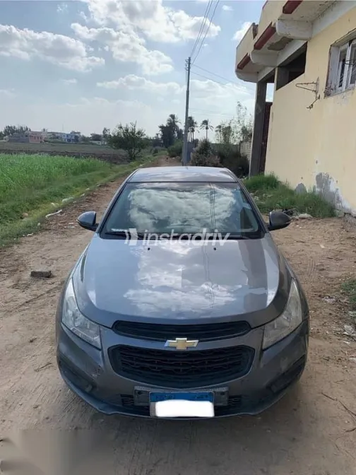 Chevrolet Cruze 2016 Gray Used for Sale - 2