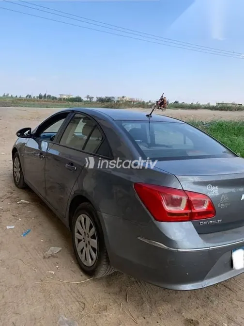 Chevrolet Cruze 2016 Gray Used for Sale - 3