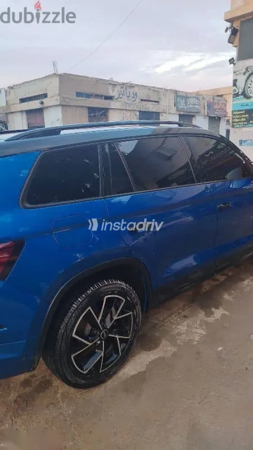 سكودا كودياك 2023 أزرق غامق مستعملة للبيع - 4