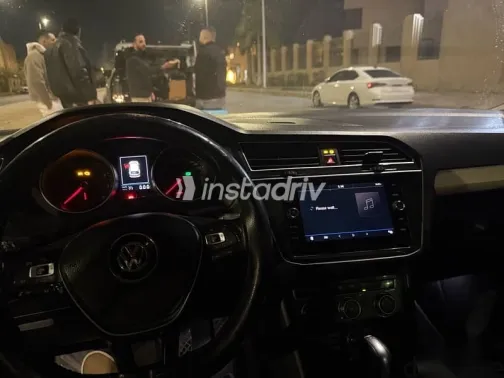 فولكس فاغن تيجون 2018 أزرق غامق مستعملة للبيع - 3