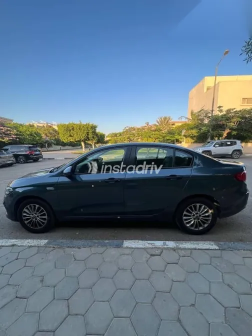 فيات تيبو 2021 أزرق غامق مستعملة للبيع - 2