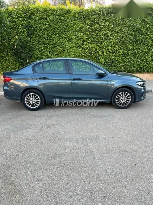 فيات تيبو 2021 أزرق غامق مستعملة للبيع - 3