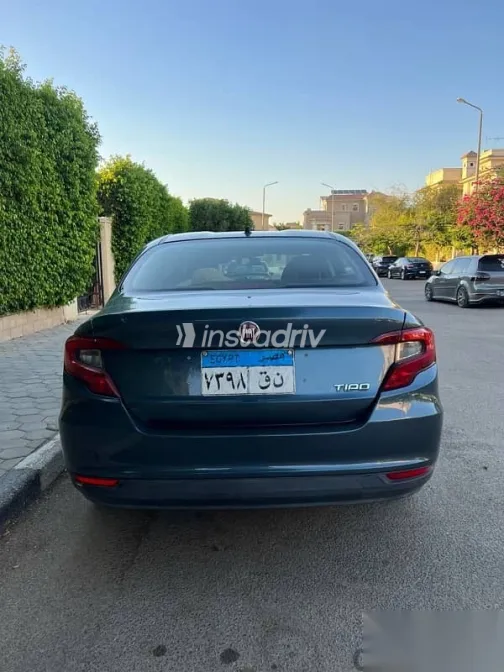 فيات تيبو 2021 أزرق غامق مستعملة للبيع - 4