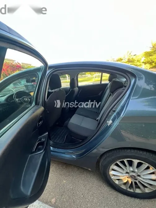 فيات تيبو 2021 أزرق غامق مستعملة للبيع - 5