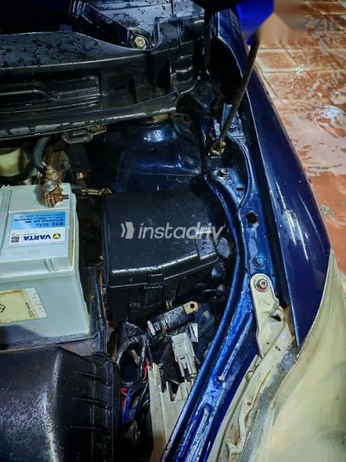 تويوتا ياريس 2007 أزرق غامق مستعملة للبيع - 2