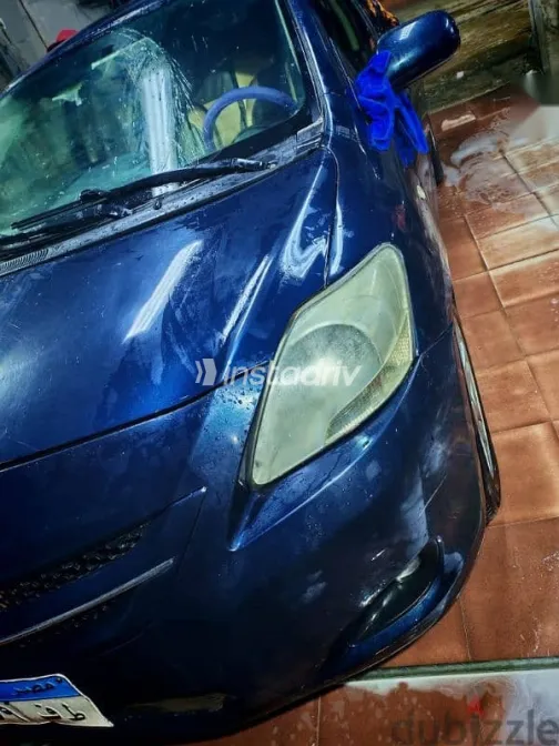 تويوتا ياريس 2007 أزرق غامق مستعملة للبيع - 3