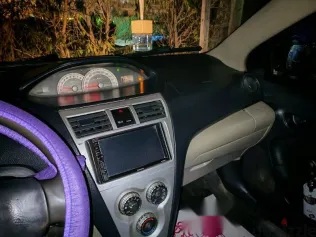 تويوتا ياريس 2007 أزرق غامق مستعملة للبيع