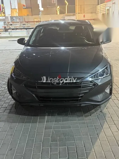 هيونداي إلنترا 2025 رمادي مستعملة للبيع - 2