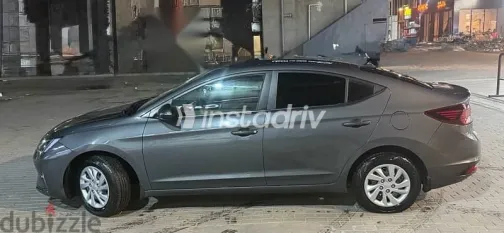 هيونداي إلنترا 2025 رمادي مستعملة للبيع - 3