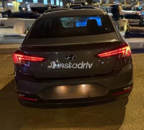 هيونداي إلنترا 2025 رمادي مستعملة للبيع - 7