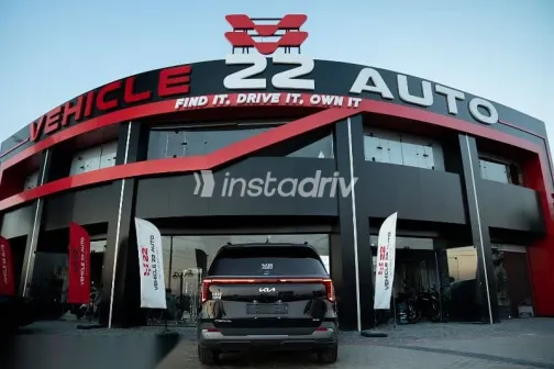 كيا كارنفال 2025 أسود مستعملة للبيع - 6