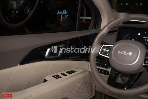 كيا كارنفال 2025 أسود مستعملة للبيع - 10