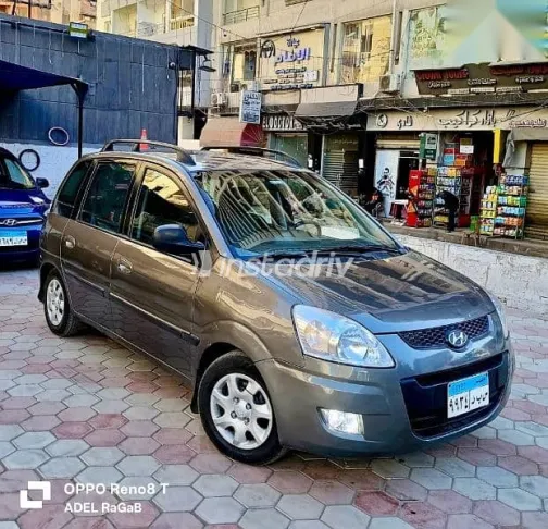 هيونداي ماتريكس 2010 فضي مستعملة للبيع - 1