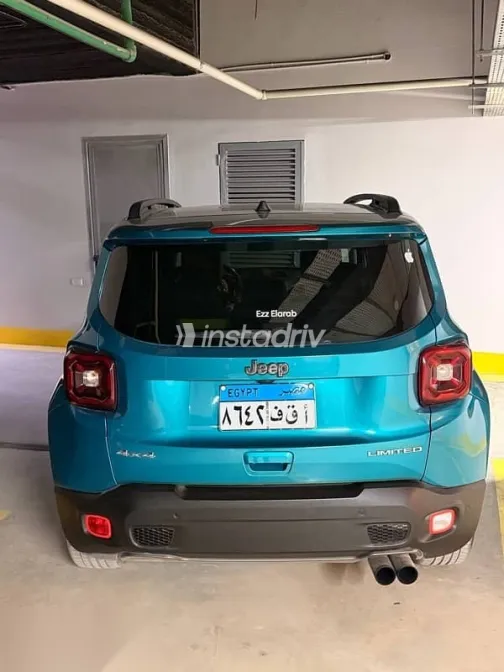 جيب رينيجيد 2021 أزرق غامق مستعملة للبيع - 2